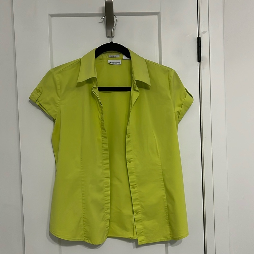 Liz Claiborne Stretch neon green buttoned up Top